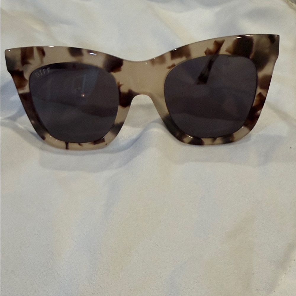 Diff Eyewear Brown Patterned Sunglasses